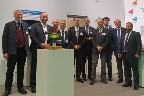 Vice Rector Fröhlich and the TU Wien trade fair team at the Energy Solutions hall
