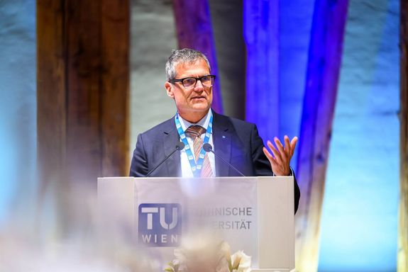 Begrüßung Rektor Jens Schneider