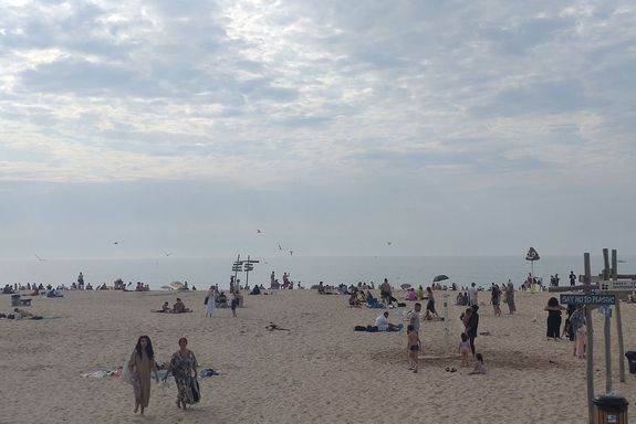 Strand mit Leuten