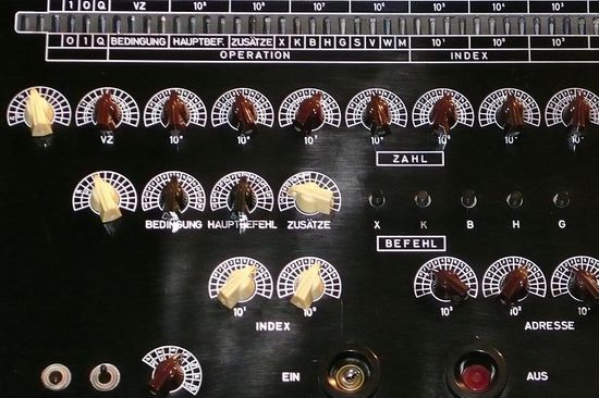 Kontrollpult des Mailüfterl