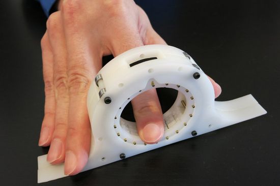 Aus Diplomarbeiten der TU Wien entstanden: Eine neue Technik zum Anzeigen von Braille-Schrift