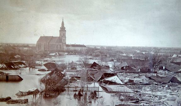 Schwarz-weiß Foto vom Hochwasser der Tisza 1879