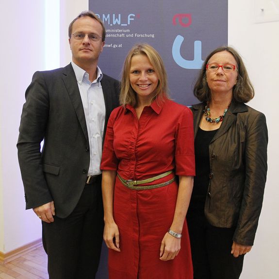 v.l.n.r. Markus Hengstschläger, Beatrix Karl, Renee Schroeder. Marianne Hilf und Peter Skalicky konnten aufgrund von Auslandsaufenthalten nicht am Pressegespräch teilnehmen. (Fotograf: WENZEL Andy, Fotocredit: Andreas Wenzel)