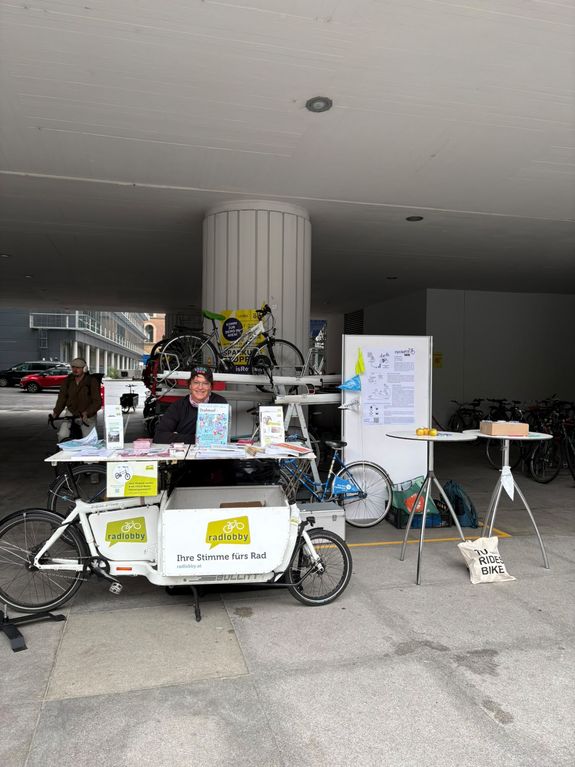 cycleFIT Infostand Getreidemarkt