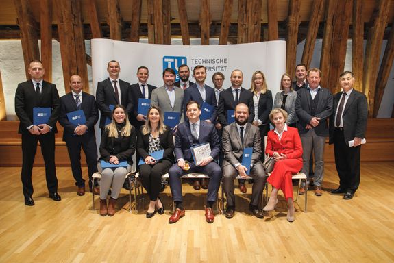 [Translate to English:] Graduation Automotive 2022