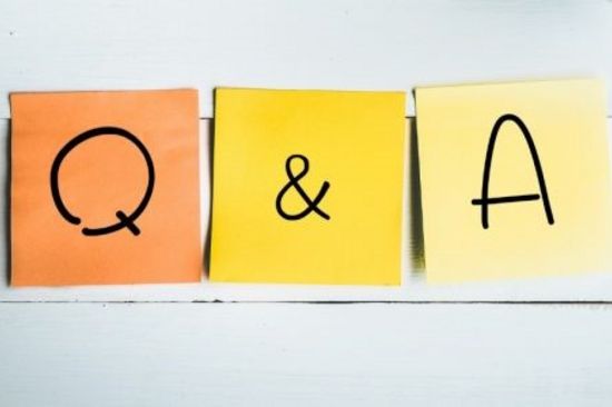 [Translate to English:] Post its saying Q and A