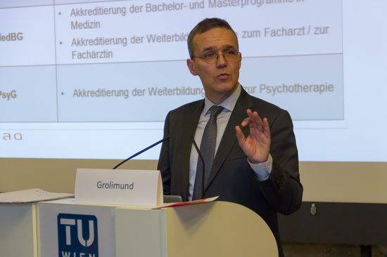Dr. Christoph Grolimund bei der Prozesserklärung