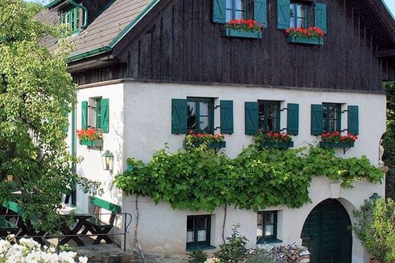 [Translate to English:] Weinhof Zimmermann