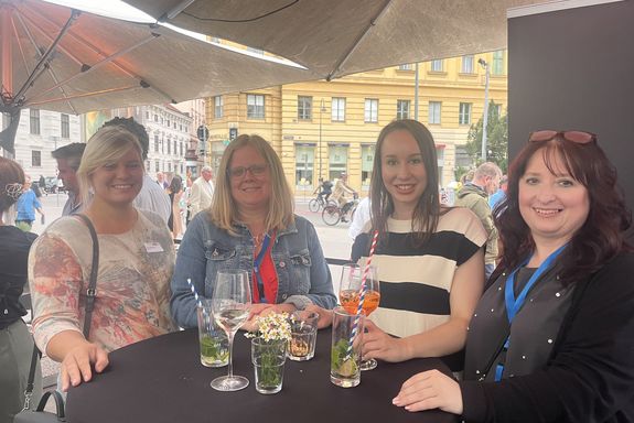 [Translate to English:] Carolin Gappmaier, Sladjana Rajic-Kostic mit ACE Alumni