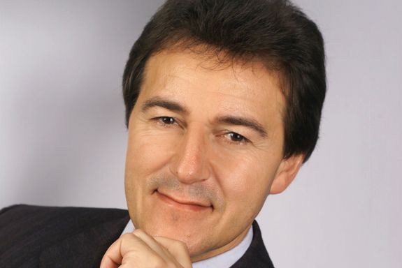 Bernhard Geringer Portrait photo of Bernhard Geringer on the grey background
