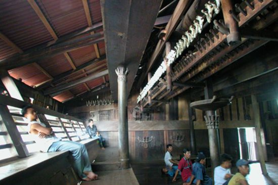 links: Dr. Beatrix Haselsberger (Department für Raumentwicklung, Infrastruktur- und Umweltplanung), rechts: Dr. Heinrich Moser (Institut für technische Informatik), Fotos: Aram Zeitlinger