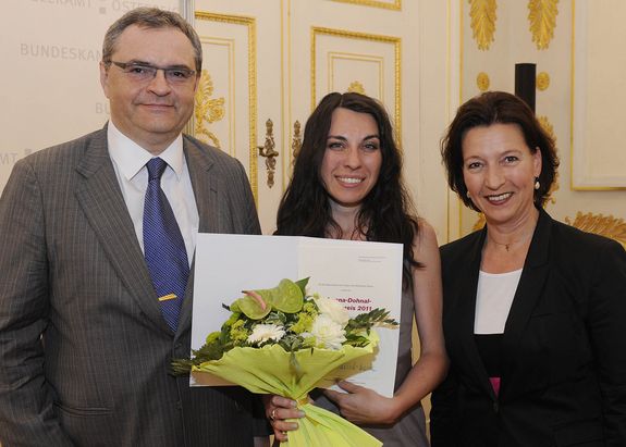 v.l.n.r.: Georg Reiser, Personalmanager VOEST Alpine (Sponsor), Christina Keinert, Bundesministerin Gabriele Heinisch-Hosek (Quelle: BKA/HBF) v.l.n.r.: Georg Reiser, Personalmanager VOEST Alpine (Sponsor), Christina Keinert, Bundesministerin Gabriele Heinisch-Hosek (Quelle: BKA/HBF)