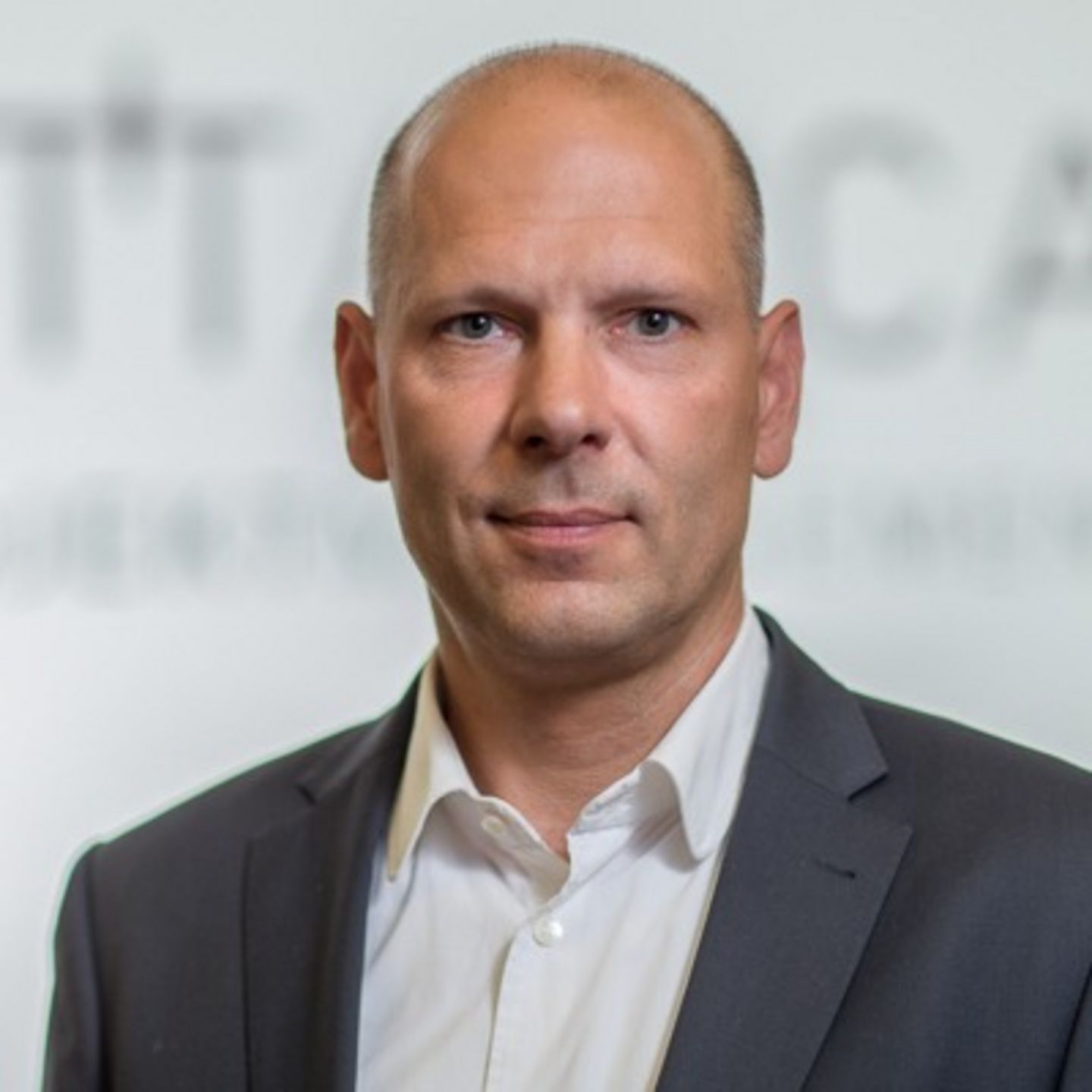 Bernhard Holper