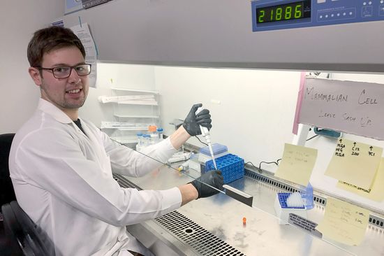 Stefan Kronister im Labor