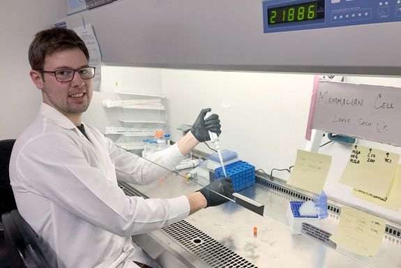 Stefan Kronister im Labor