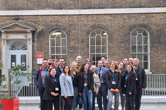 The students and Prof. Wolfgang Güttel at King's College Courtyard