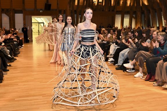 Models mit Kuppelkeidern