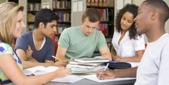 Die erstmalige Ausschreibung von jeweils zwei Diplomarbeitsstipendien (6 Monate) und Dissertationsstipendien (3 Jahre) beginnt jetzt.