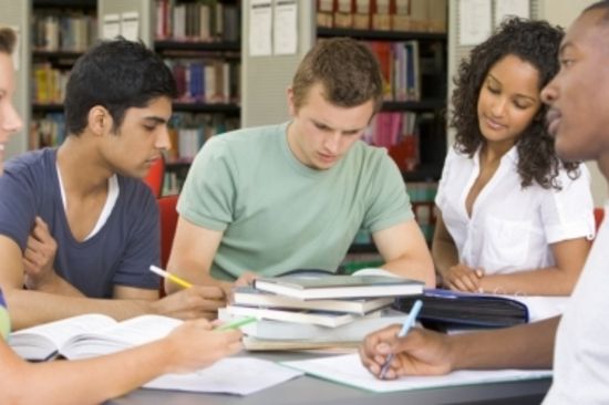 Die erstmalige Ausschreibung von jeweils zwei Diplomarbeitsstipendien (6 Monate) und Dissertationsstipendien (3 Jahre) beginnt jetzt.