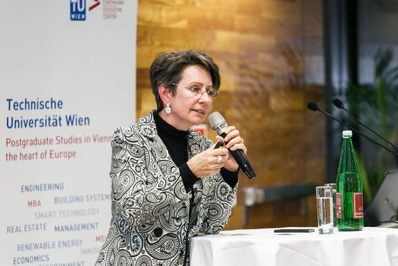 Dr. Sabine Herlitschka