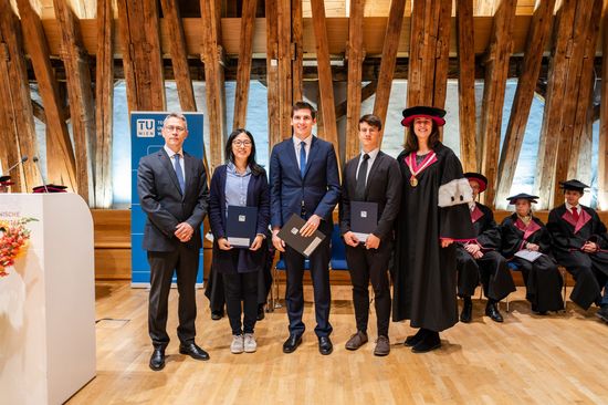 Gruppenfoto: Daniel Löckner, Miao Chien, Felix Eder, Christoph Schattauer und Jasmin Gründling-Riener (von links)