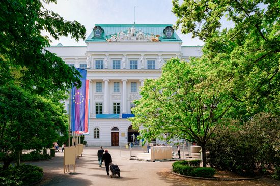 Ein Foto vom Hauptgebäude der TU Wien