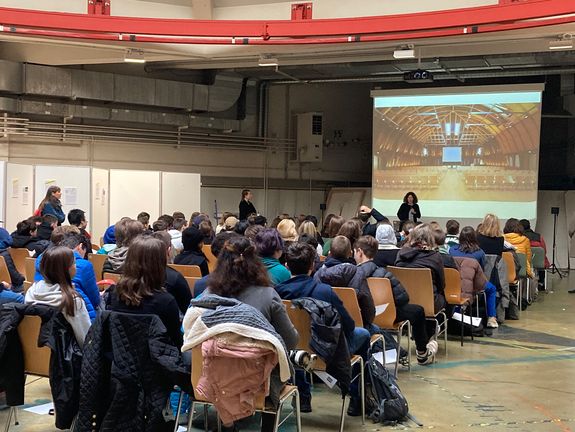 Begrüßung der Schüler_innen zu "Technik bewegt"