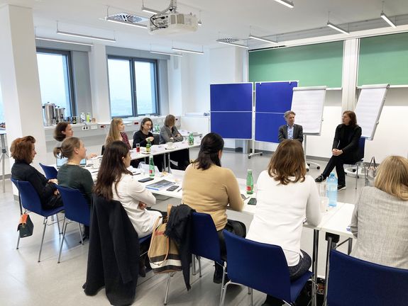 Einstimmung durch Mag.(FH) Martina Hacker