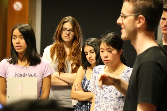 Für die meisten SchülerInnen eine ganz neue Erfahrung: Direkter Kontakt mit SpitzenforscherInnen