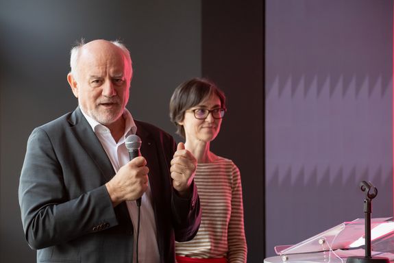 Vice Rector Eberhardsteiner and Library Director Beate Guba at the opening of Davis