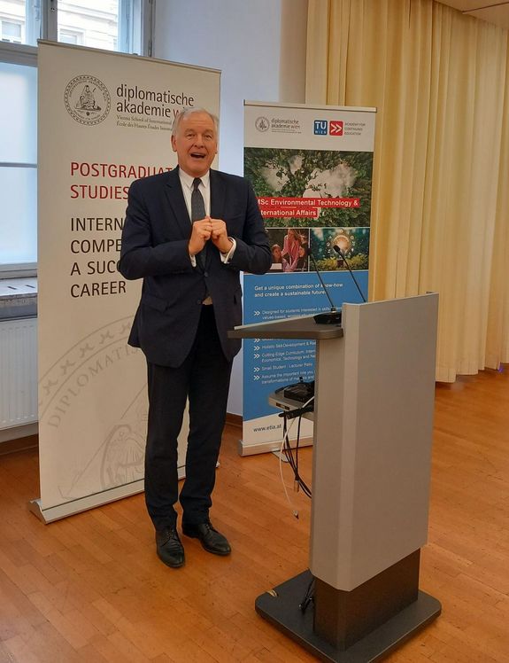 Director of Vienna School of International Studies, Botschafter Eichtinger