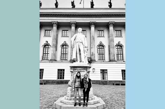 Die TU Wien Compliance Officers vor dem Hauptgebäude der Humbold Universität.