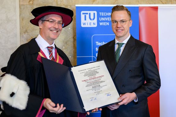 Urkundenübergabe Moosbrugger