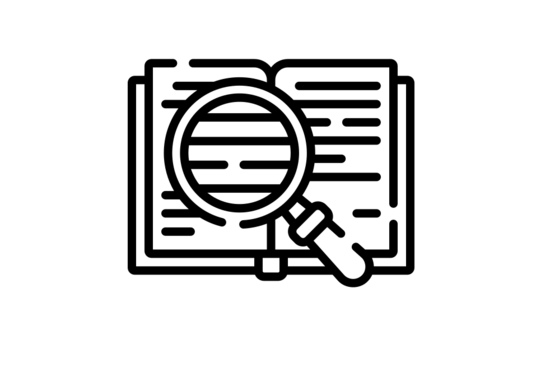 Auf dem Bild ist das Icon eines aufgeschlagenen Buches in schwarz-weiß zu sehen. Eine Lupe vergrößert einen Teil der geschriebenen Textes im Buch. Dieser ist nicht lesbar, da er nur aus angedeuteten Linien besteht.