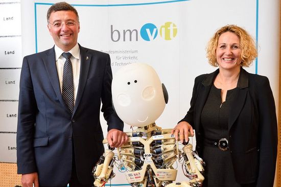 Gemeinsame Foto mit einem Roboter