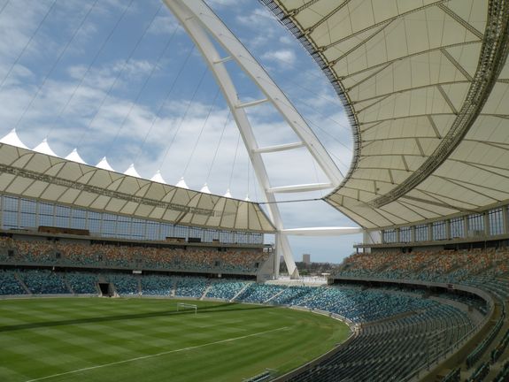 Moses-Mabhida-Stadion - Das zweitgrößte der fünf neu gebauten Fußballarenen der Weltmeisterschaft 2010 in Südafrika