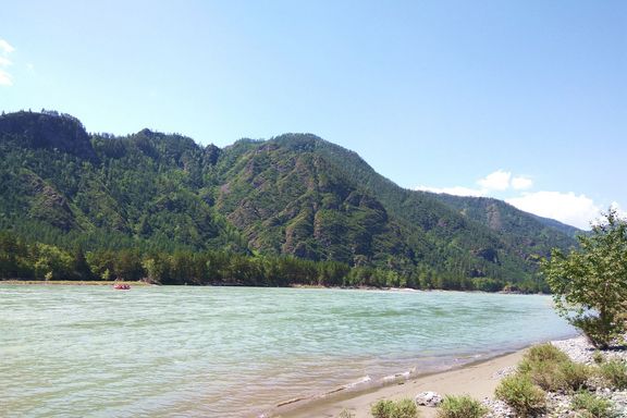 [Translate to English:] Fluss, Berge