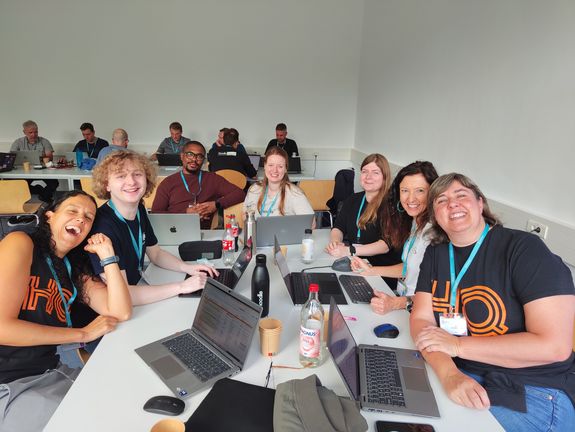 [Translate to English:] gruppenfoto der Entwickler