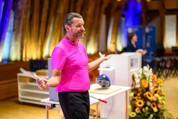 Pauscenact Science Busters: Begrüßung Martin Puntigam