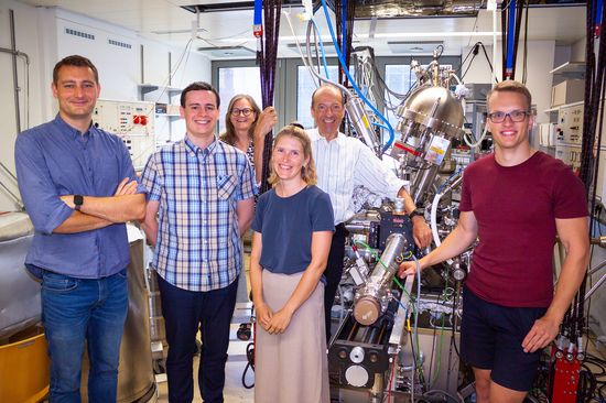 Group picture in the lab. From the left: Jan Balajka, Andrea Conti, Ulrike Diebold, Johanna Irina Hütner, Michael Schmid, David Kugler