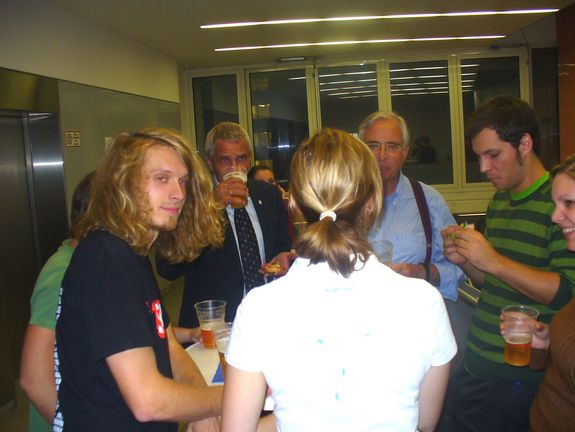 Eine Solar-Jacke: Anwendungsbeispiel für flexible Fotovoltaik [3]