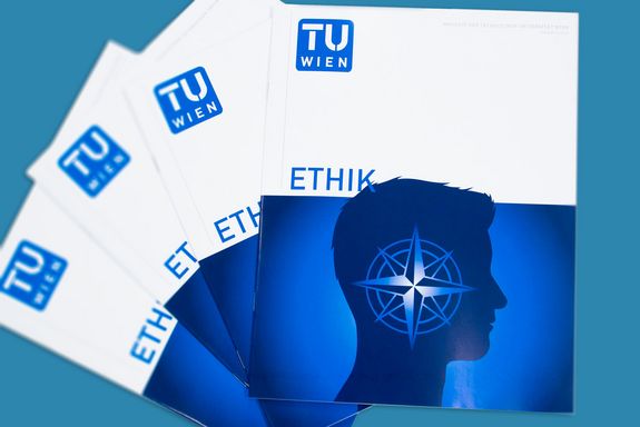 Ausgaben des TU Magazins übereinandergelegt