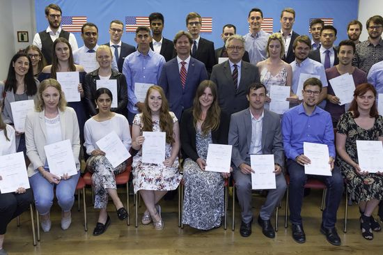 Gruppenfoto der Stipendiant_innen des Studienjahres 2017/18