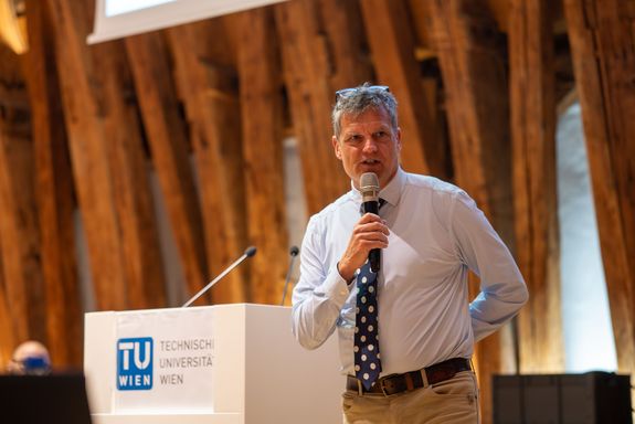 Rektor Jens Schneider