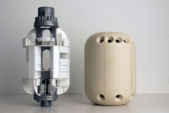 Modell der Raumstation R3-DEBRIS