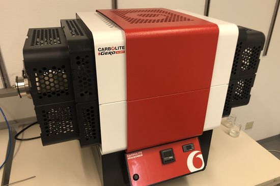 Ein Bild des Carbolite-Ofens im Labor.