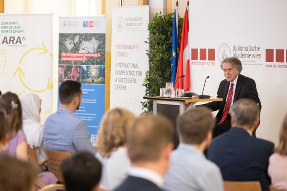 [Translate to English:] Botschafter Brix, DA