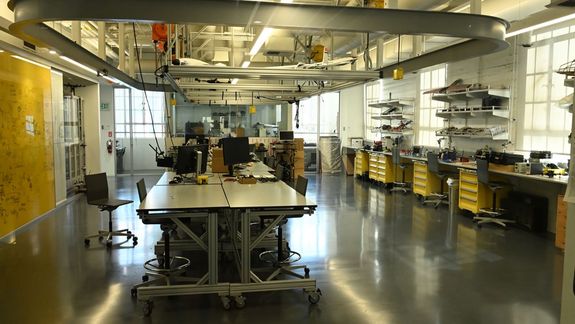 [Translate to English:] Learning Journey am Caltech: KI, Robotik und strategische Führung
