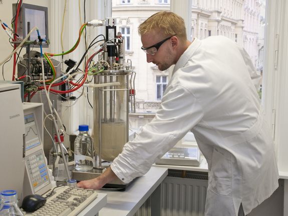 Biotechnologische Forschung im neueingerichteten Gebäude der TU Wien