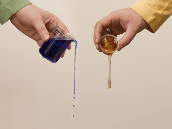 Liquids of different viscosity: water and honey